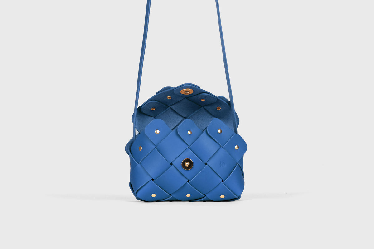 Pine Flap Bag Small Royal Blue Leather Atelier Madre Manuel Dreesmann Barcelona Spain 3