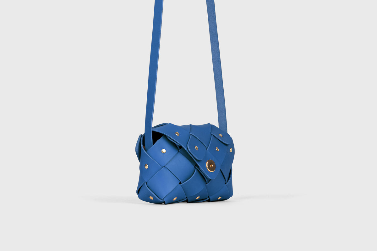 Pine Flap Bag Small Royal Blue Leather Atelier Madre Manuel Dreesmann Barcelona Spain 5