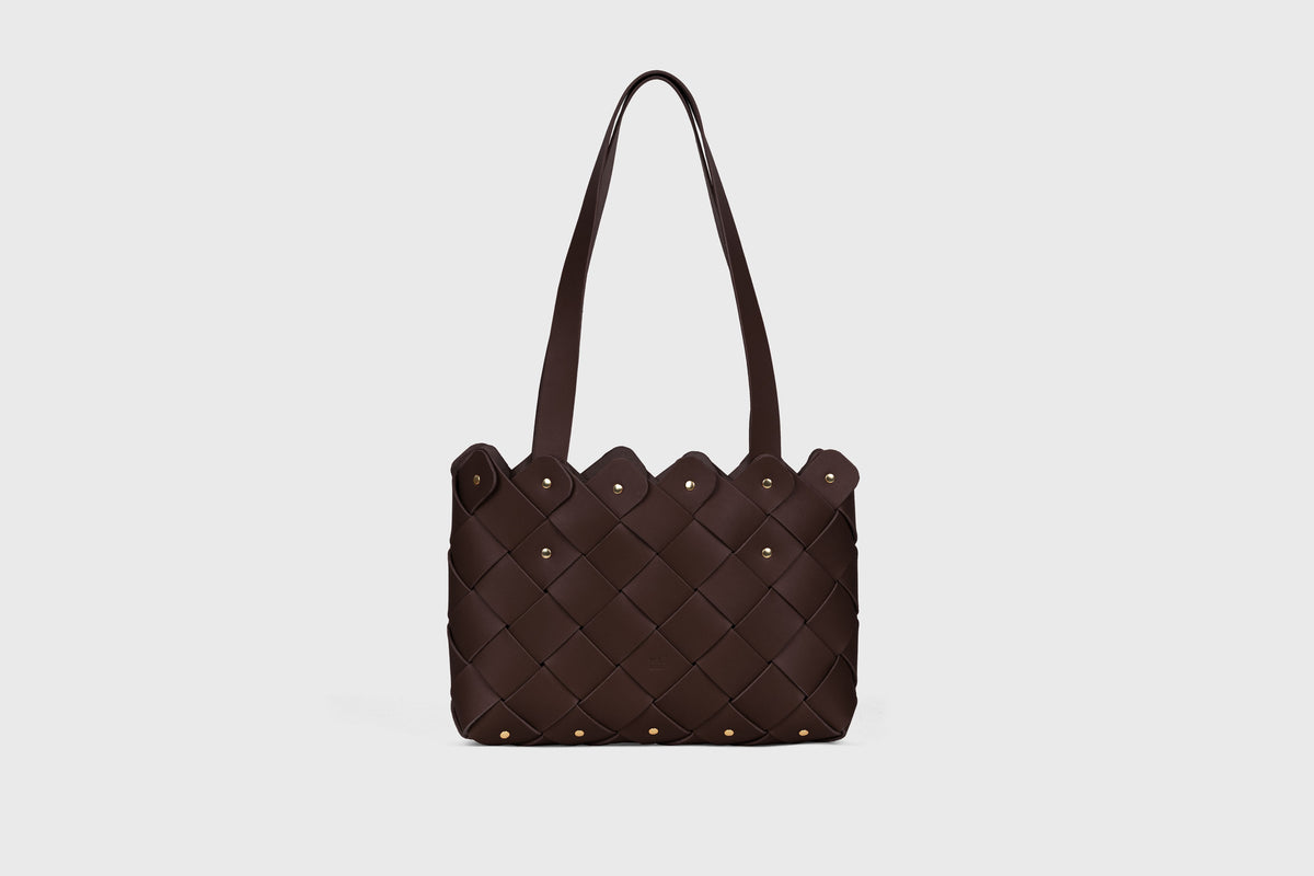 Pine Medium Tote Bag Chocolate Brown Leather Tote Atelier Madre Manuel Dreesmann Barcelona Spain 1