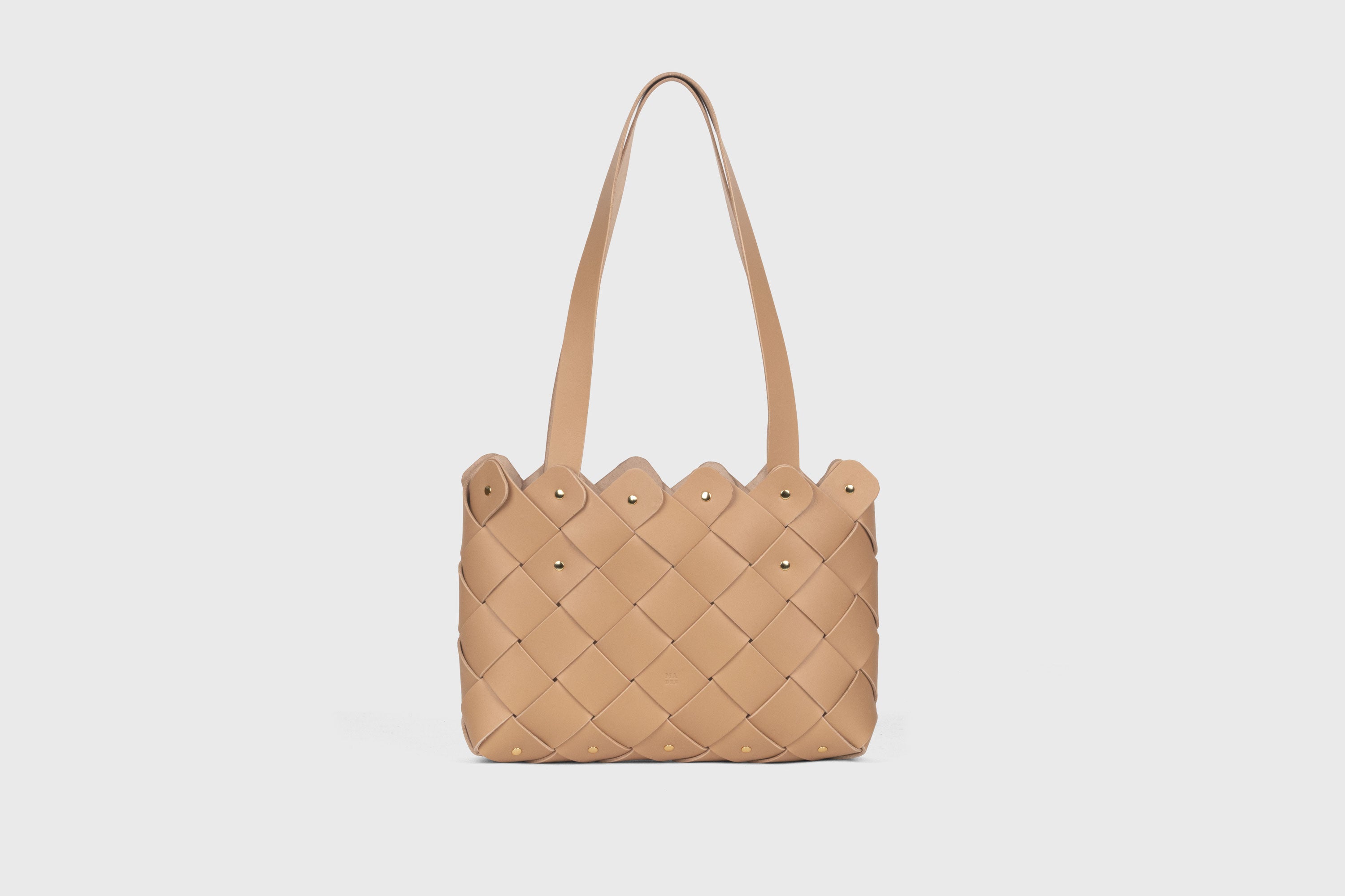 Pine Medium Tote Bag In Natural Color In Vegetable Tanned Leather Woven Structure Atelier Madre Manuel Dreesmann Barcelona Espanha