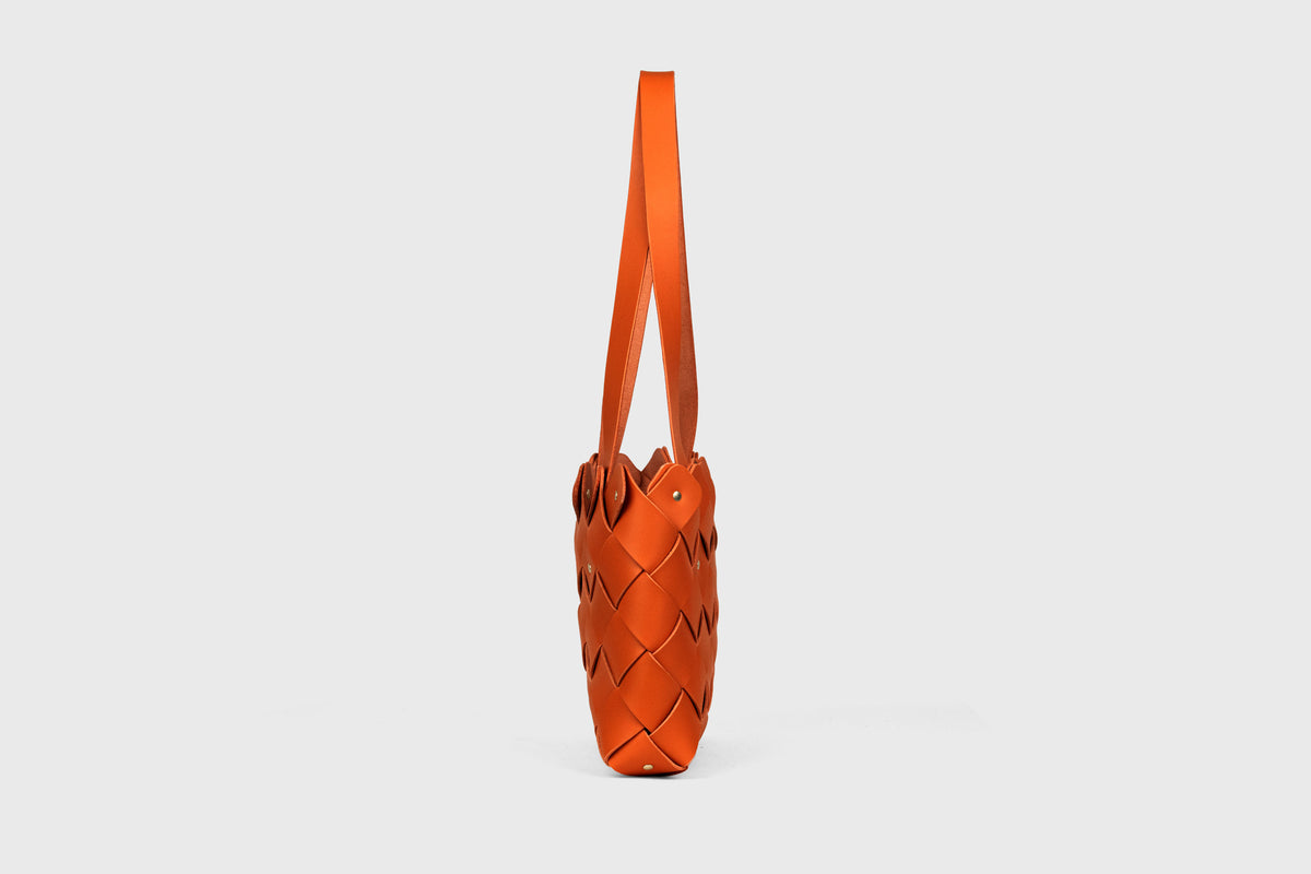 Pine Medium Tote Bag Orange Leather Atelier Madre Manuel Dreesmann Barcelona Spain 3