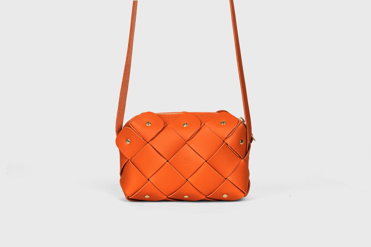 Pine Mini Zipper Bag Orange Leather Atelier Madre Manuel Dreesmann Barcelona Spain 1