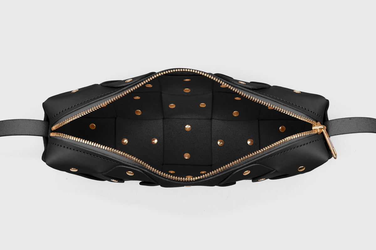 Rivet Bag 01 Black Colour Leather Vegetable Tanned Modern Minimal Design Premium Quality Atelier Madre Manuel Dreesmann Barcelona 6