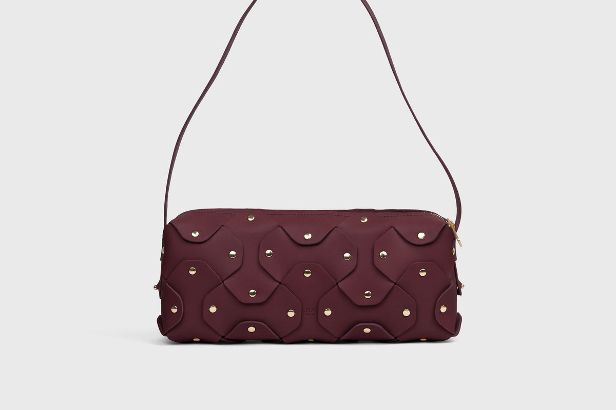 Rivet Bag 01 Burgundy Vegetable Tanned Leather Atelier Madre Manuel Dreesmann Barcelona Spain 6