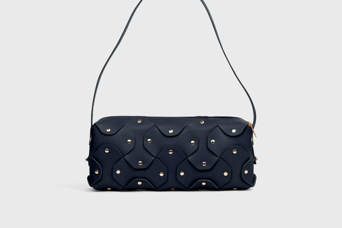 Rivet Bag 01 Marine Blue Colour Leather Vegetable Tanned Modern Minimal Design Premium Quality Atelier Madre Manuel Dreesmann Barcelona 1
