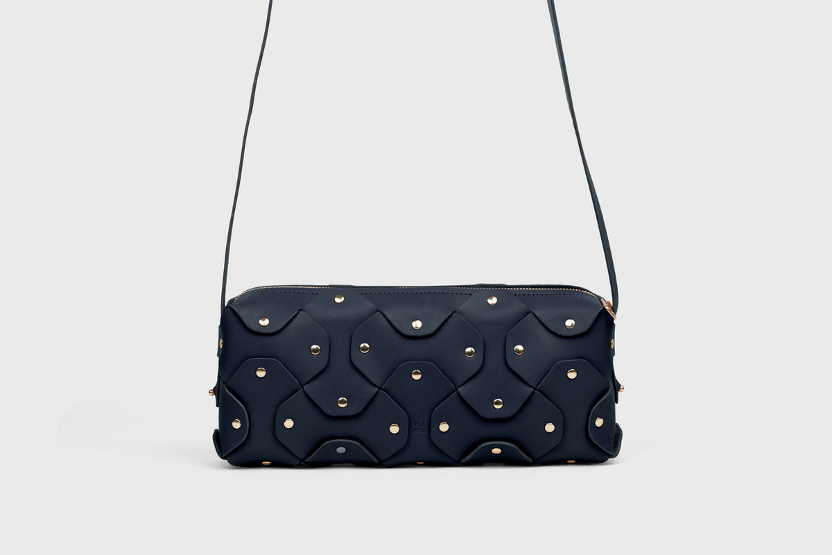 Rivet Bag 01 Marine Blue Colour Leather Vegetable Tanned Modern Minimal Design Premium Quality Atelier Madre Manuel Dreesmann Barcelona 2