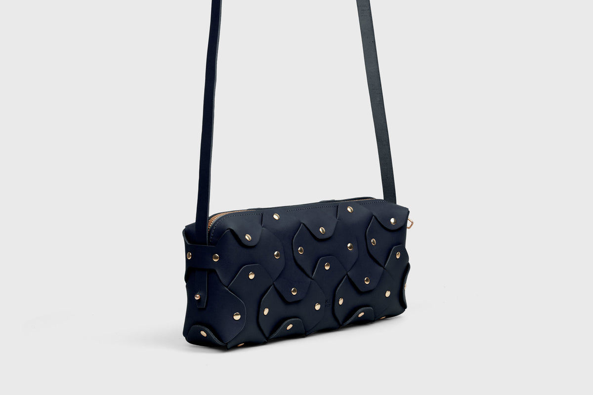 Rivet Bag 01 Marine Blue Colour Leather Vegetable Tanned Modern Minimal Design Premium Quality Atelier Madre Manuel Dreesmann Barcelona 3
