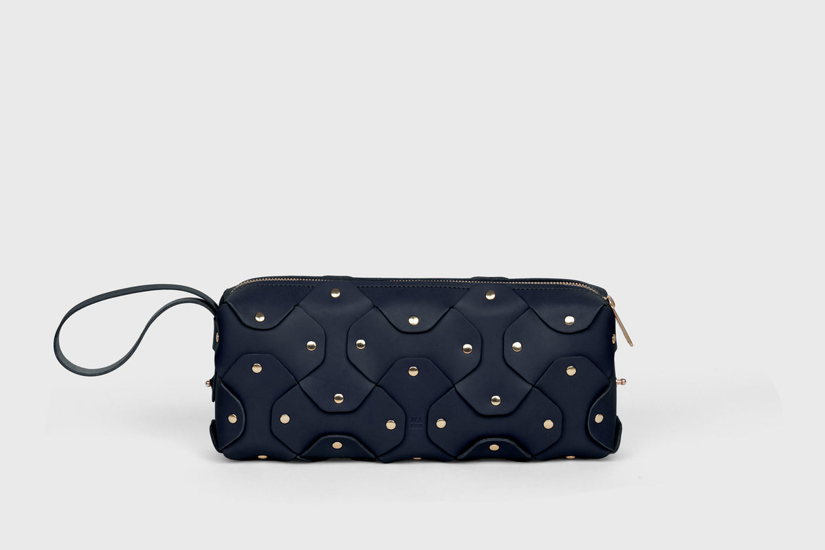Rivet Bag 01 Marine Blue Colour Leather Vegetable Tanned Modern Minimal Design Premium Quality Atelier Madre Manuel Dreesmann Barcelona 5