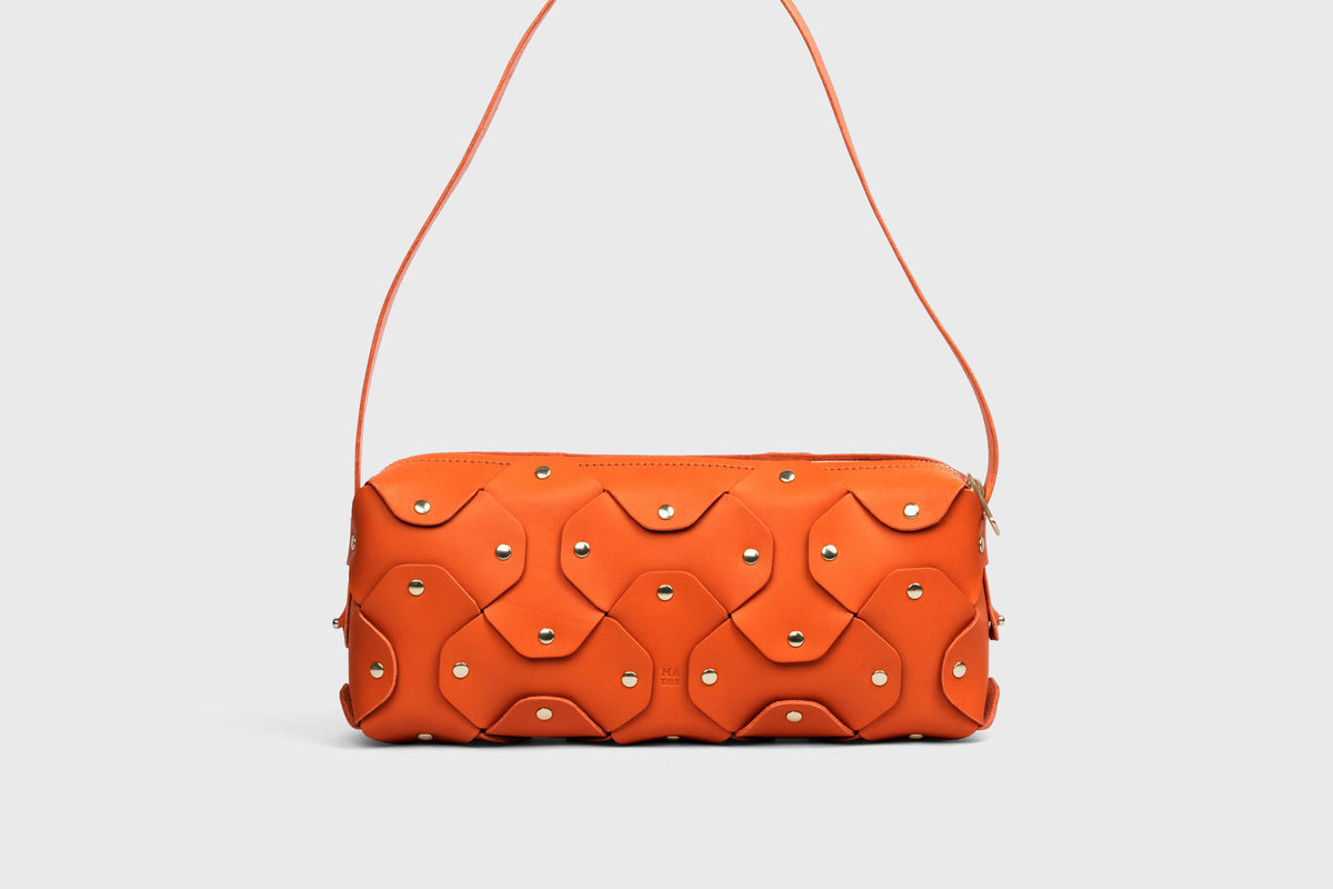 Rivet Bag 01 Orange Colour Leather Vegetable Tanned Modern Minimal Design Premium Quality Atelier Madre Manuel Dreesmann Barcelona 1