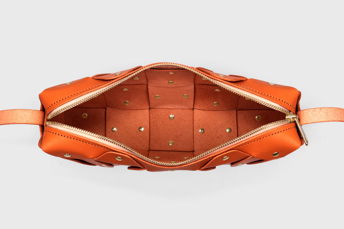 Rivet Bag 01 Orange Colour Leather Vegetable Tanned Modern Minimal Design Premium Quality Atelier Madre Manuel Dreesmann Barcelona 6