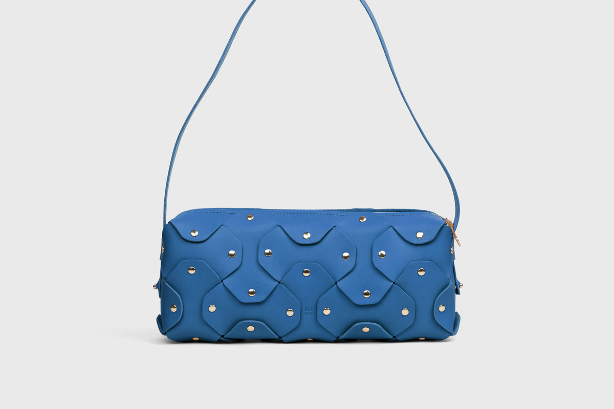 Rivet Bag 01 Royal Blue Colour Leather Vegetable Tanned Modern Minimal Design Premium Quality Atelier Madre Manuel Dreesmann Barcelona 1