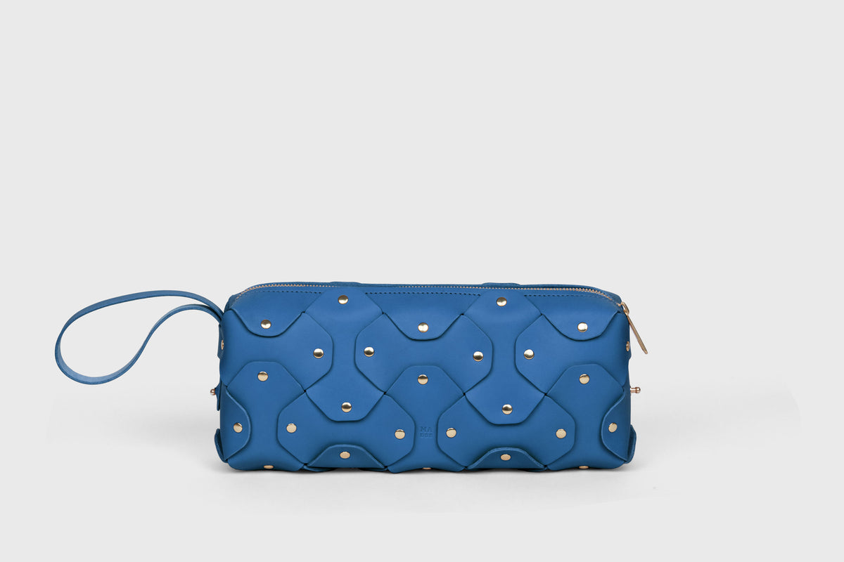 Rivet Bag 01 Royal Blue Colour Leather Vegetable Tanned Modern Minimal Design Premium Quality Atelier Madre Manuel Dreesmann Barcelona 5