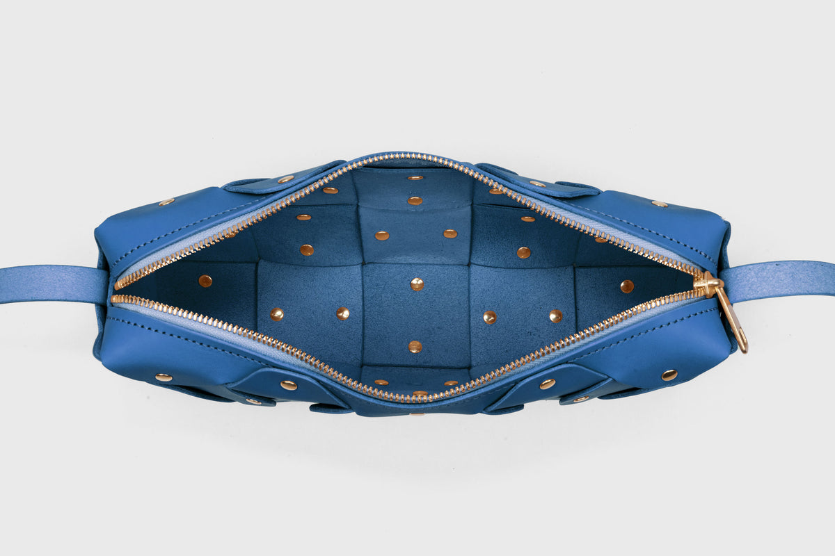 Rivet Bag 01 Royal Blue Colour Leather Vegetable Tanned Modern Minimal Design Premium Quality Atelier Madre Manuel Dreesmann Barcelona 6