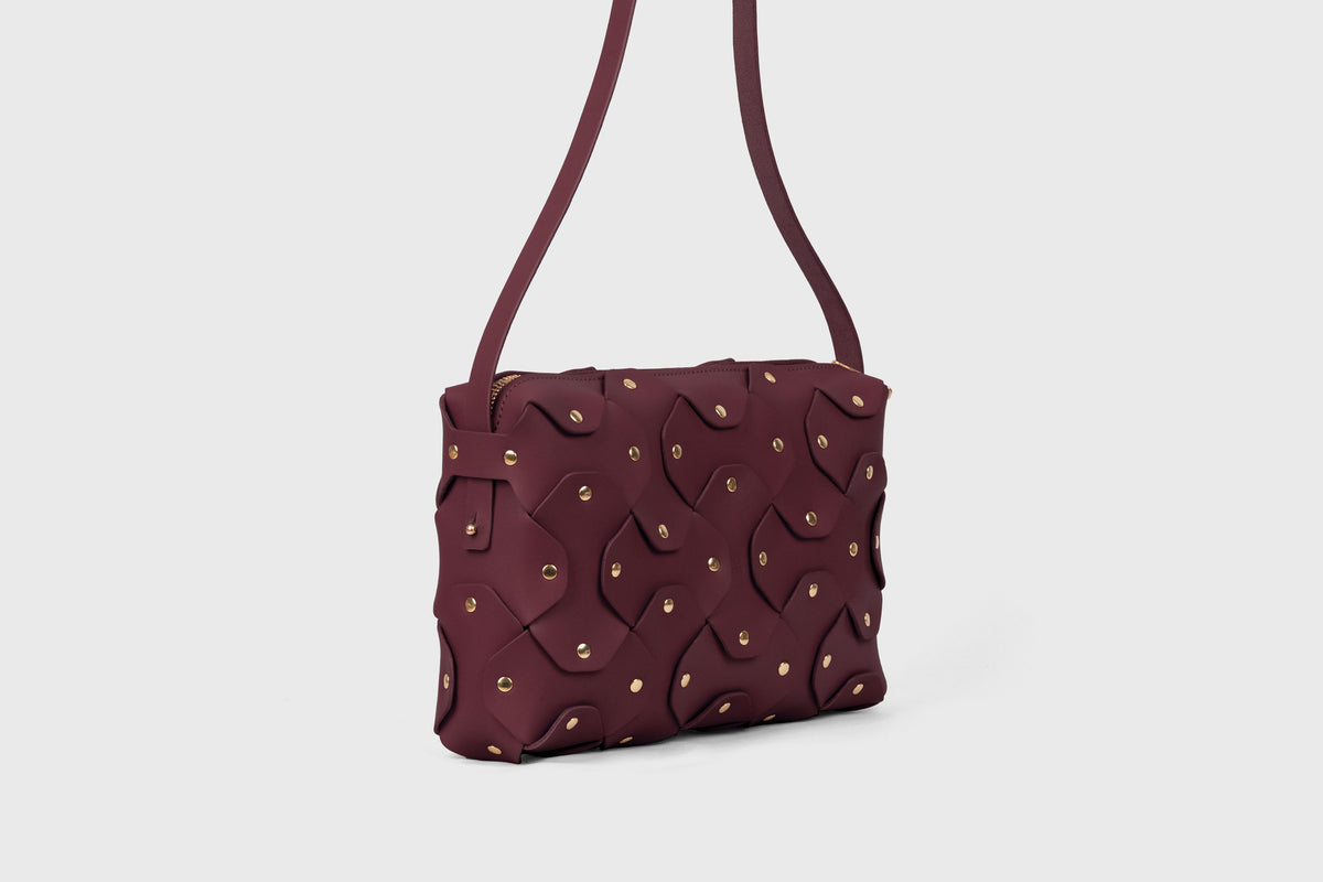 Rivet Bag Big Burgundy Leather Atelier Madre Manuel Dreesmann Barcelona Spain 3