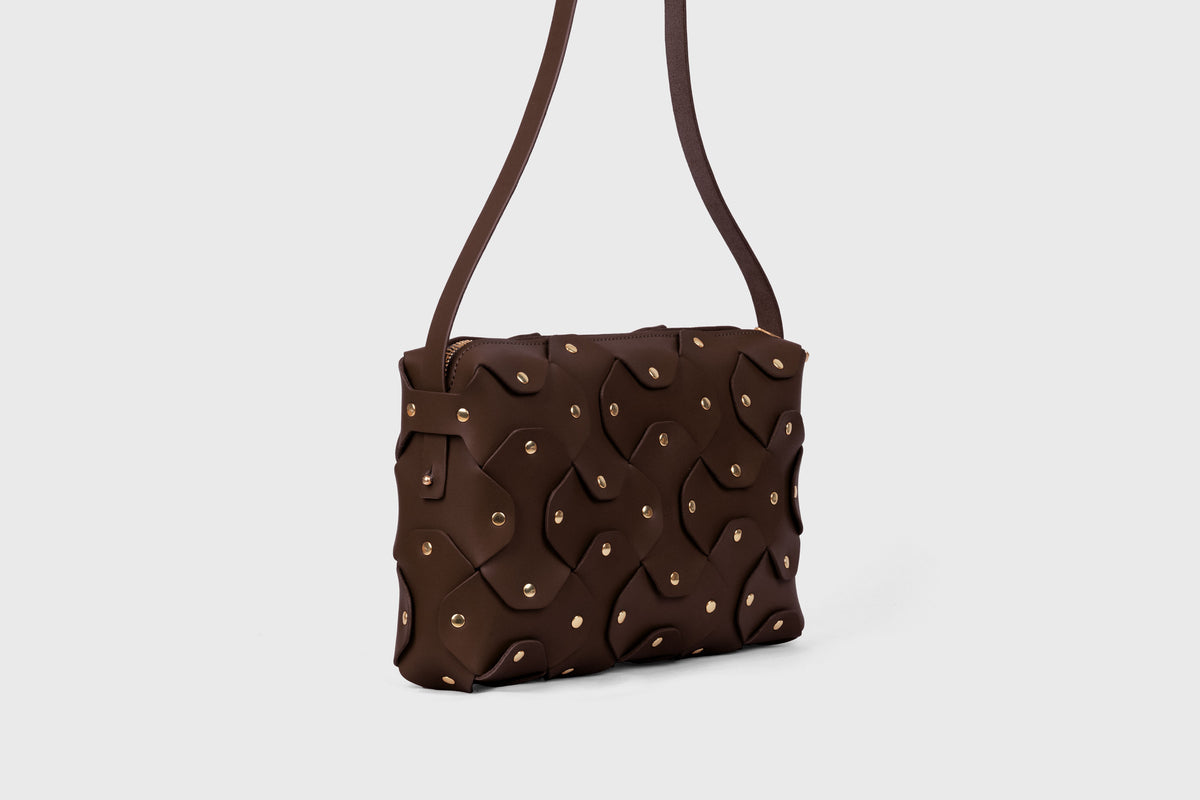 Rivet Bag Big Chocolate Brown Leather Atelier Madre Manuel Dreesmann Barcelona Spain 3