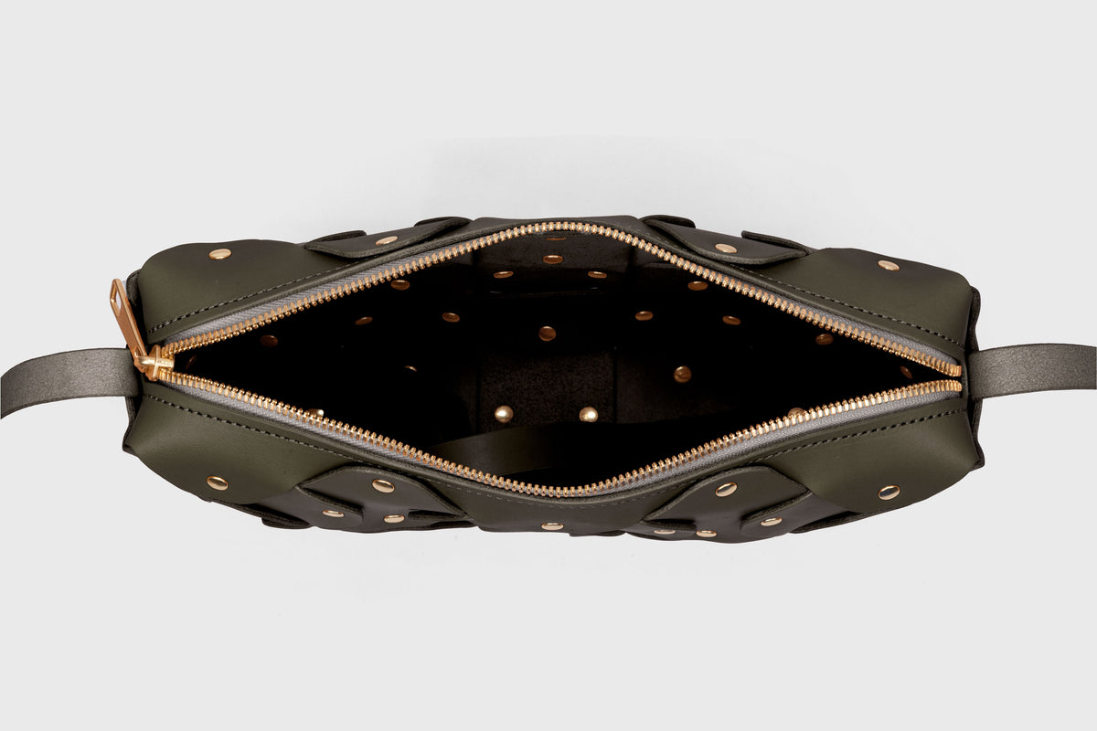 Rivet Bag Big Leather Olive Green Color Vegetable Tanned Full Grain Handcrafted Spain Full Brass Rivets Design Minimalistic Modern Handbag Clutch Atelier Madre Manuel Dreesmann Barcel