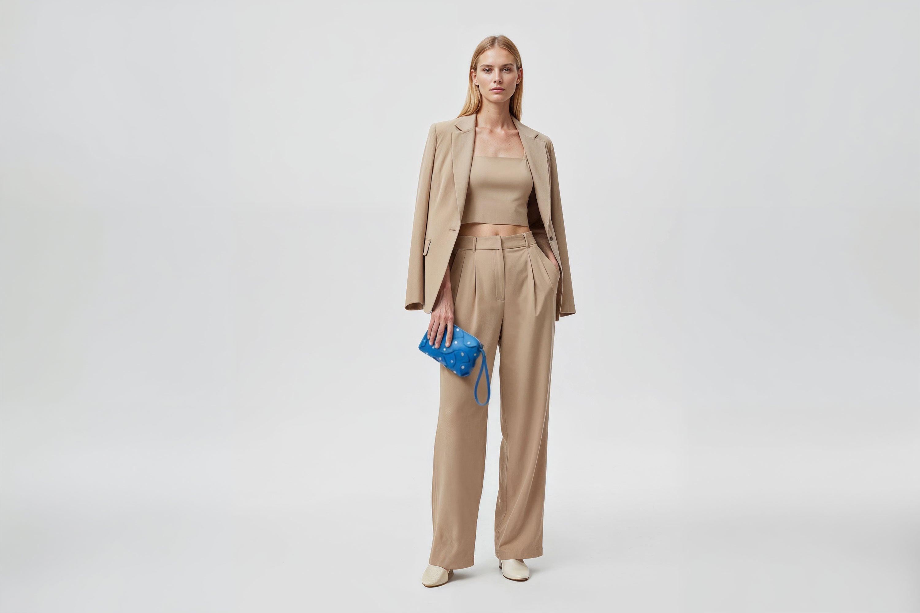 Rivet Bag Small Leather Royal Blue Color On Model Clutch Crossbody Shoulder Detachable Full Brass Vegetable Tanned Full Grain Leather High Quality Modern Minimalistic Design Atelier Madre Manuel Dreesmann Barcelona Spain