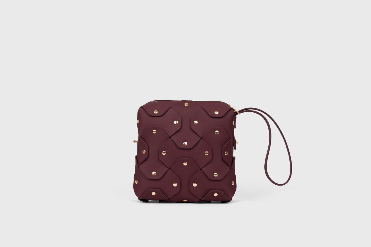 Rivet Bag Squared Burgundy Leather Atelier Madre Manuel Dreesmann Barcelona Spain 5