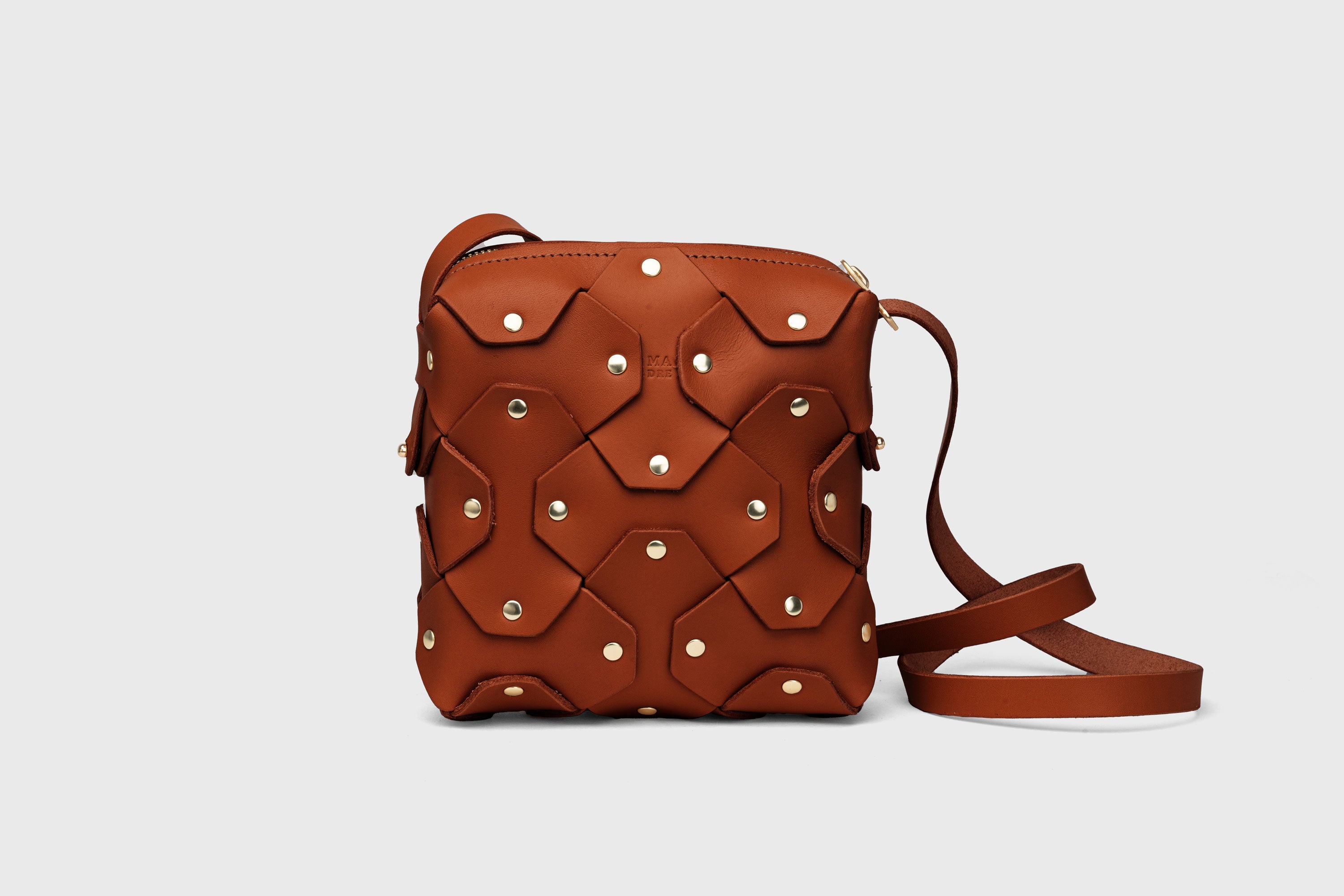 Rivet Bag Squared Dark Brown Color Leather Minimalist Modern Design Premium Quality Atelier Madre Manuel Dreesmann Barcelona