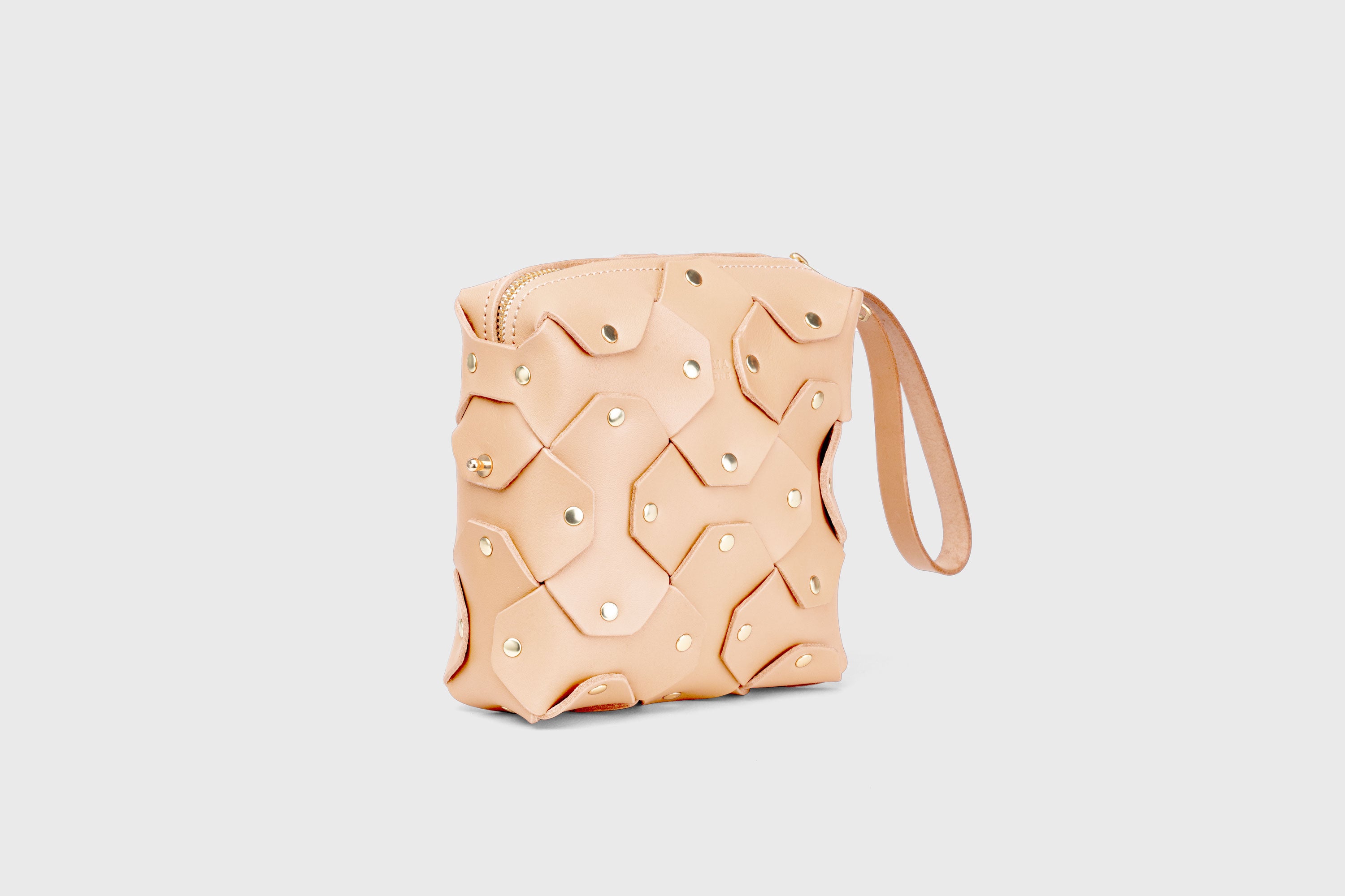 Rivet Bag Squared Natural Colour Leather Bag Minimalist Modern Design Premium Quality Atelier Madre Manuel Dreesmann Barcelona