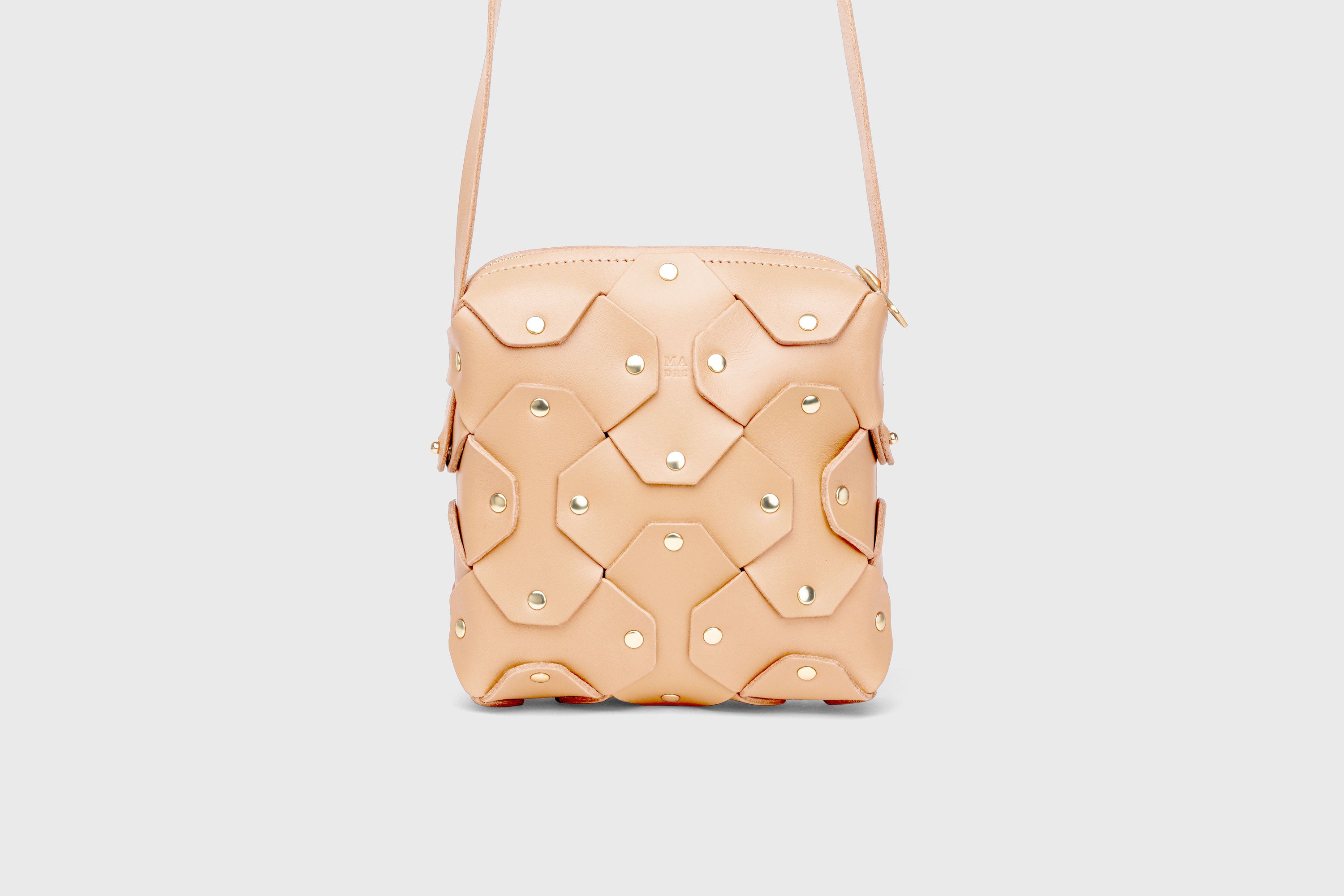 Rivet Bag Squared Natural Colour Leather Bag Minimalist Modern Design Premium Quality Atelier Madre Manuel Dreesmann Barcelona