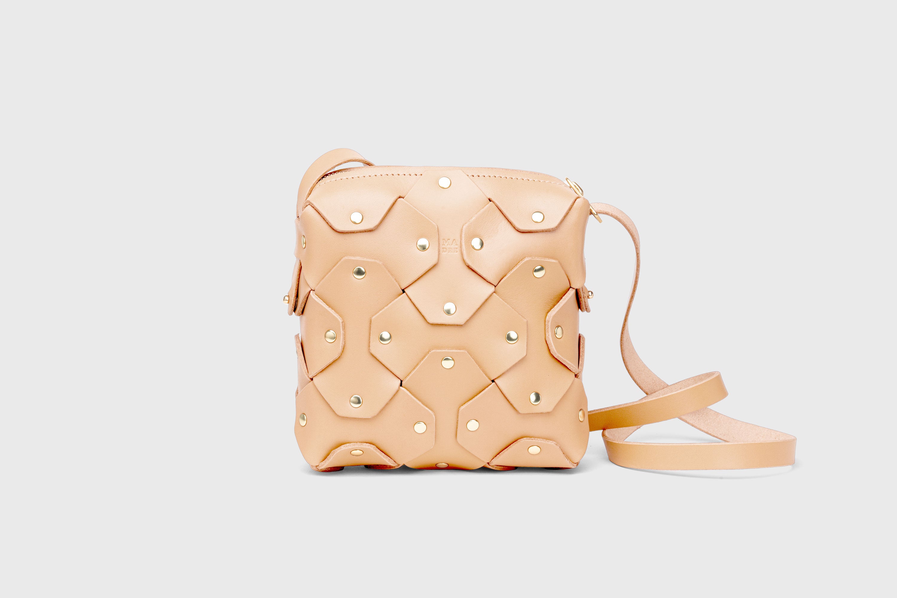 Rivet Bag Squared Natural Colour Leather Bag Minimalist Modern Design Premium Quality Atelier Madre Manuel Dreesmann Barcelona