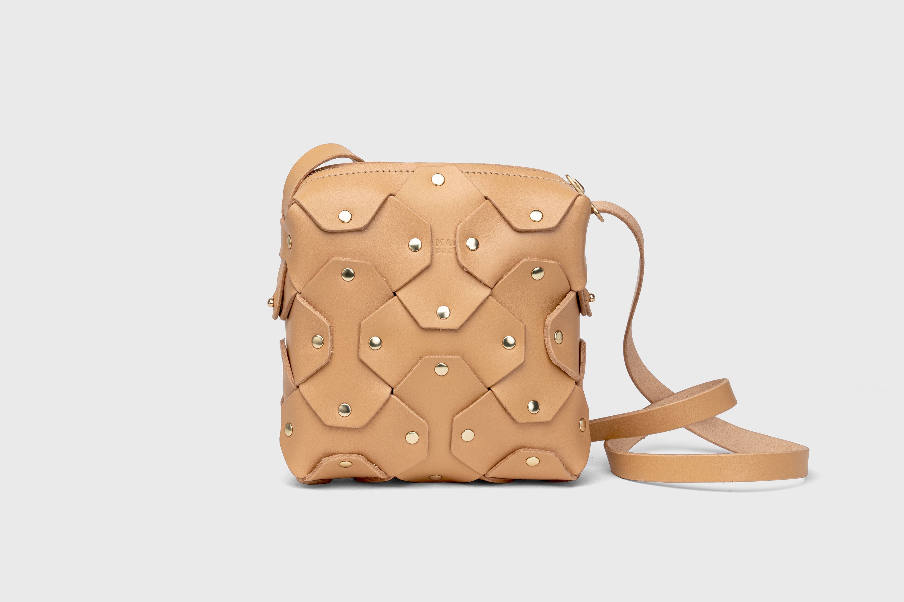 Rivet Bag Squared Natural Color Leather Minimalist Modern Design Premium Quality Atelier Madre Manuel Dreesmann Barcelona