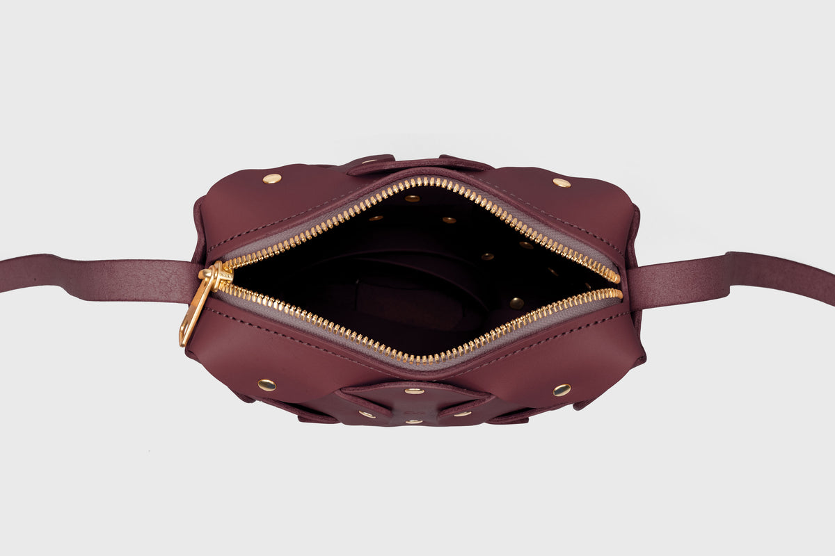 Rivet Bag Tall Burgundy Leather Atelier Madre Manuel Dreesmann Barcelona Spain 6