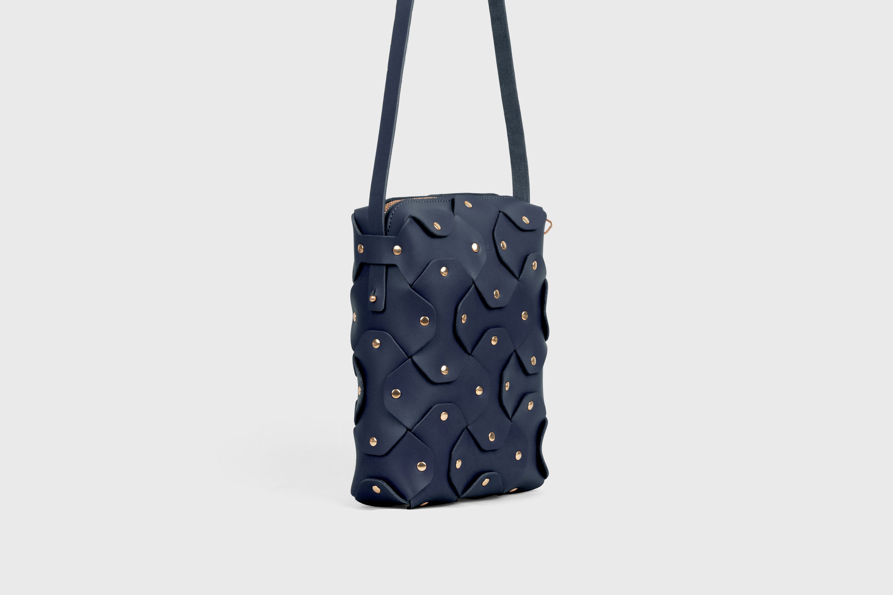 Rivet Bag Tall, Marine-Blue- Colour, Vegetable-Tanned Leather, Modern Minimal Design. Premium Quality, Atelier Madre, Manuel-Dreesmann, Barcelona