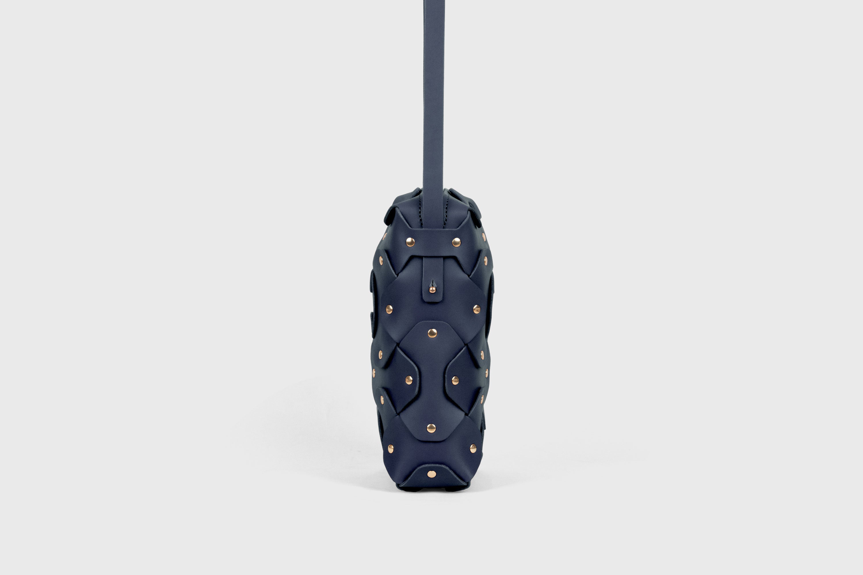 Rivet Bag Tall, Marine-Blue- Colour, Vegetable-Tanned Leather, Modern Minimal Design. Premium Quality, Atelier Madre, Manuel-Dreesmann, Barcelona
