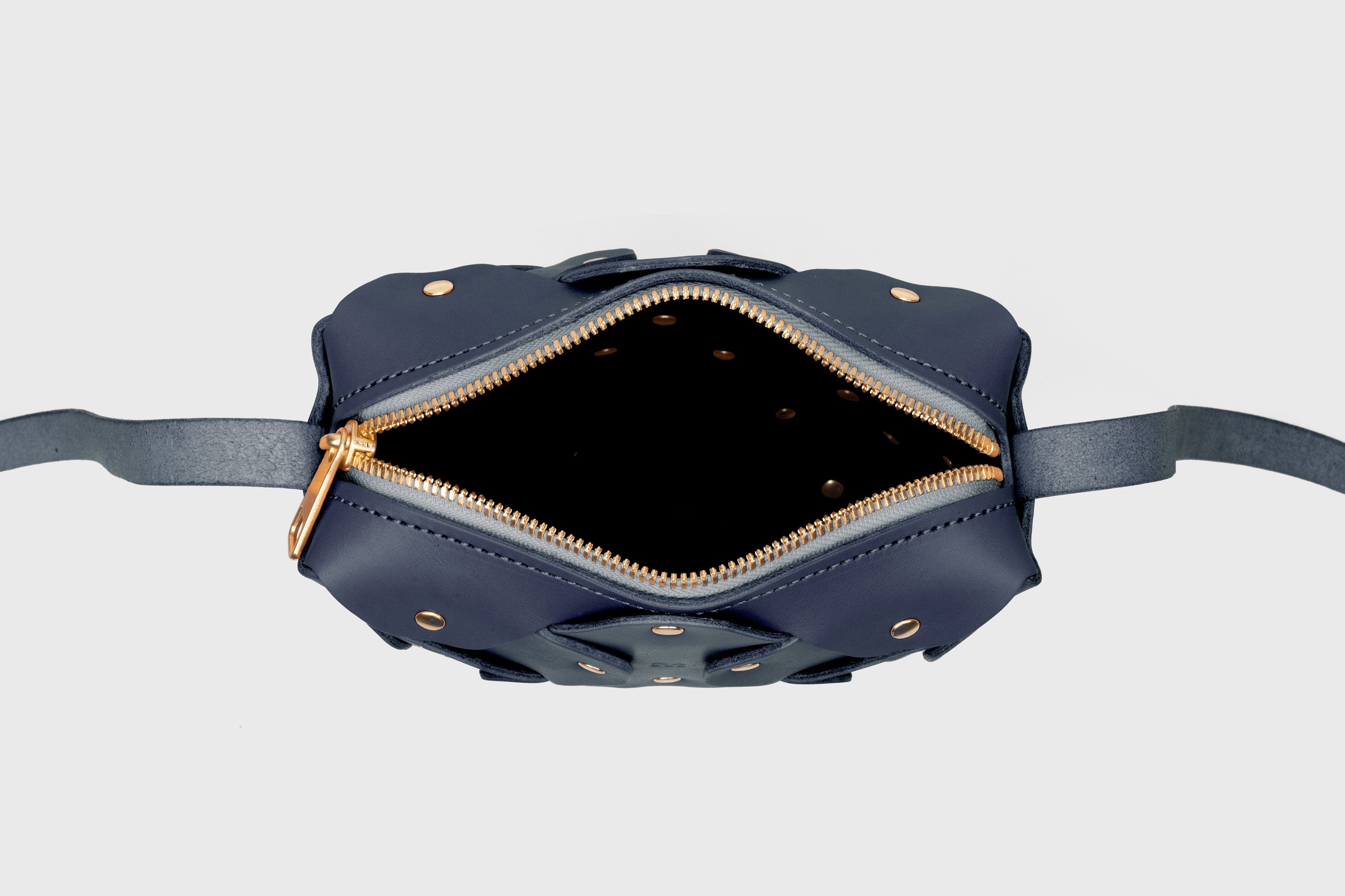 Rivet Bag Tall, Marine-Blue- Colour, Vegetable-Tanned Leather, Modern Minimal Design. Premium Quality, Atelier Madre, Manuel-Dreesmann, Barcelona