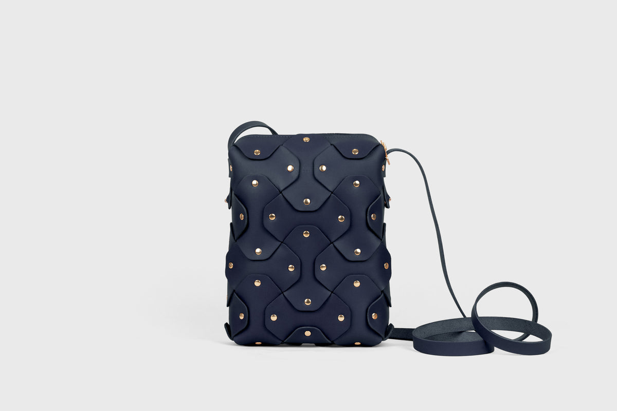 Rivet Bag Tall Marine Blue Colour Leather Vegetable Tanned Modern Minimal Design Premium Quality Atelier Madre Manuel Dreesmann Barcelona 1