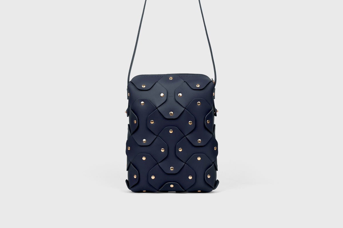 Rivet Bag Tall Marine Blue Colour Leather Vegetable Tanned Modern Minimal Design Premium Quality Atelier Madre Manuel Dreesmann Barcelona 2
