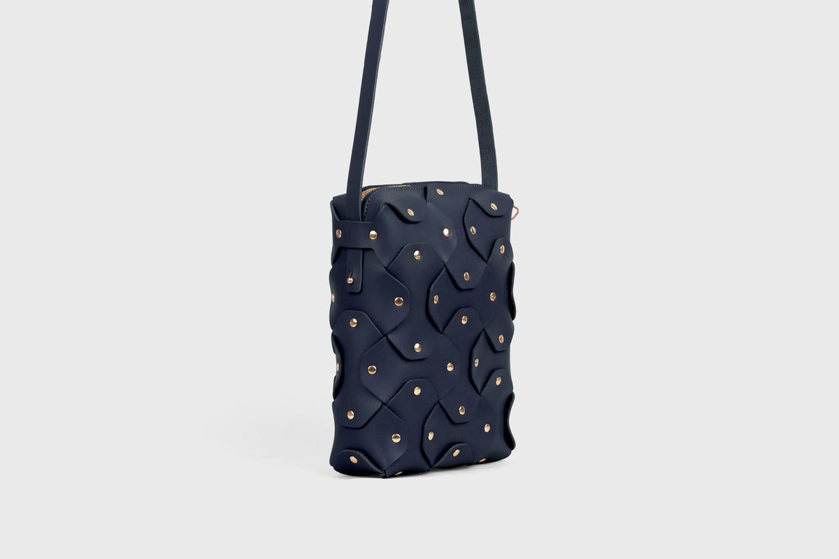 Rivet Bag Tall Marine Blue Colour Leather Vegetable Tanned Modern Minimal Design Premium Quality Atelier Madre Manuel Dreesmann Barcelona 3