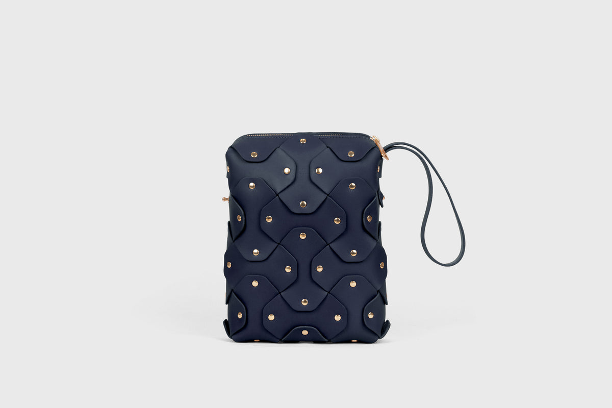 Rivet Bag Tall Marine Blue Colour Leather Vegetable Tanned Modern Minimal Design Premium Quality Atelier Madre Manuel Dreesmann Barcelona 5