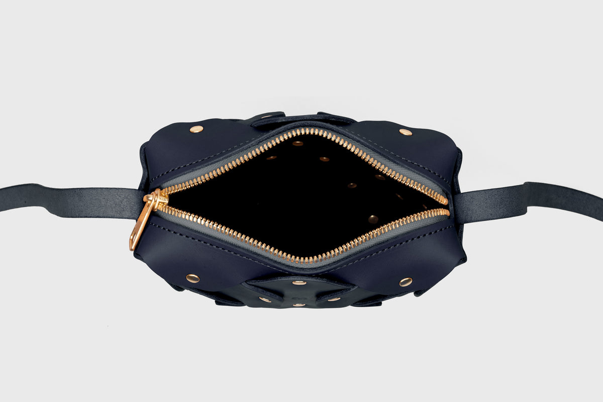Rivet Bag Tall Marine Blue Colour Leather Vegetable Tanned Modern Minimal Design Premium Quality Atelier Madre Manuel Dreesmann Barcelona 6