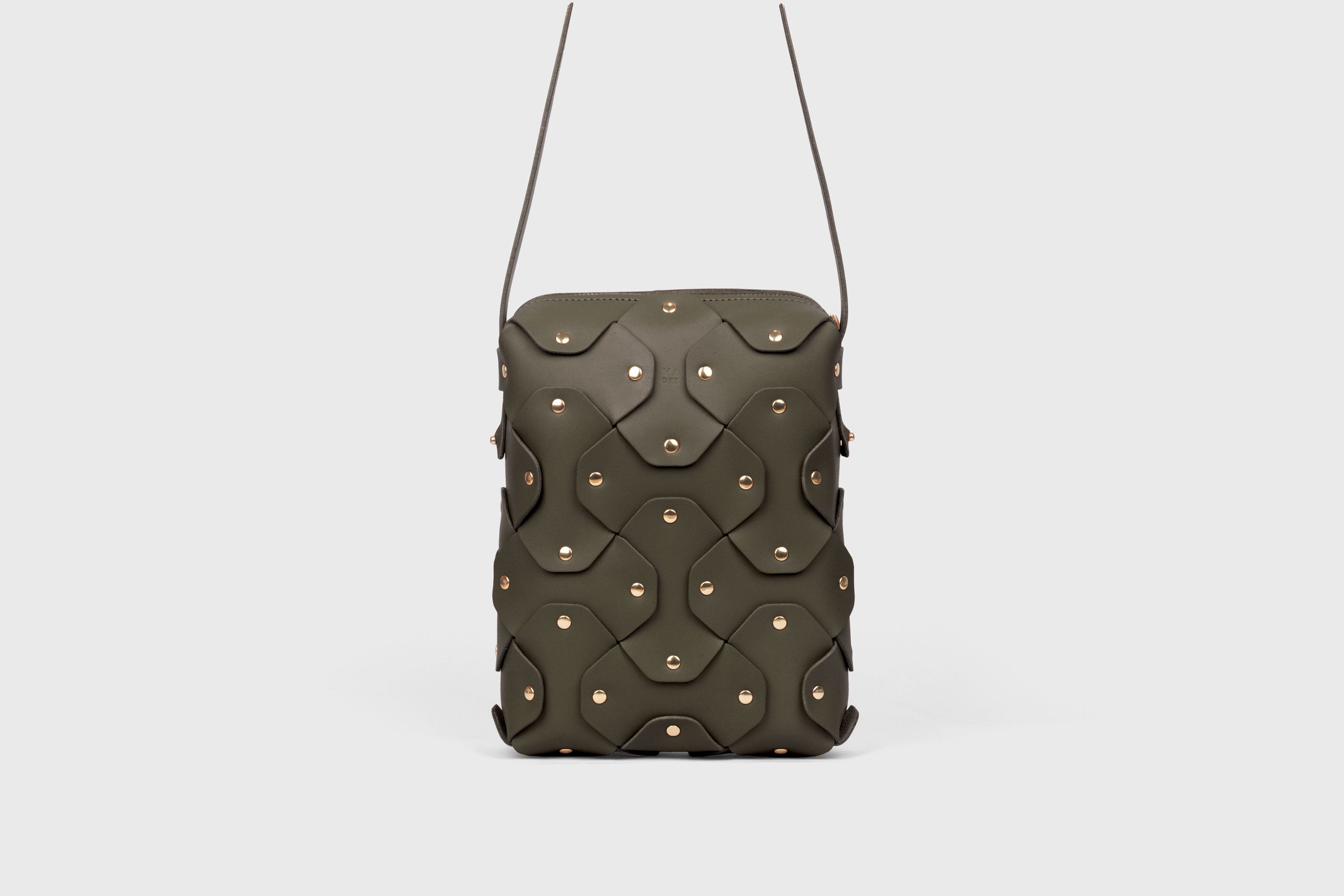 Rivet Bag Tall, Olive Green, Vegetable-Tanned Leather, Modern Minimal Design. Premium Quality, Atelier Madre, Manuel-Dreesmann, Barcelona