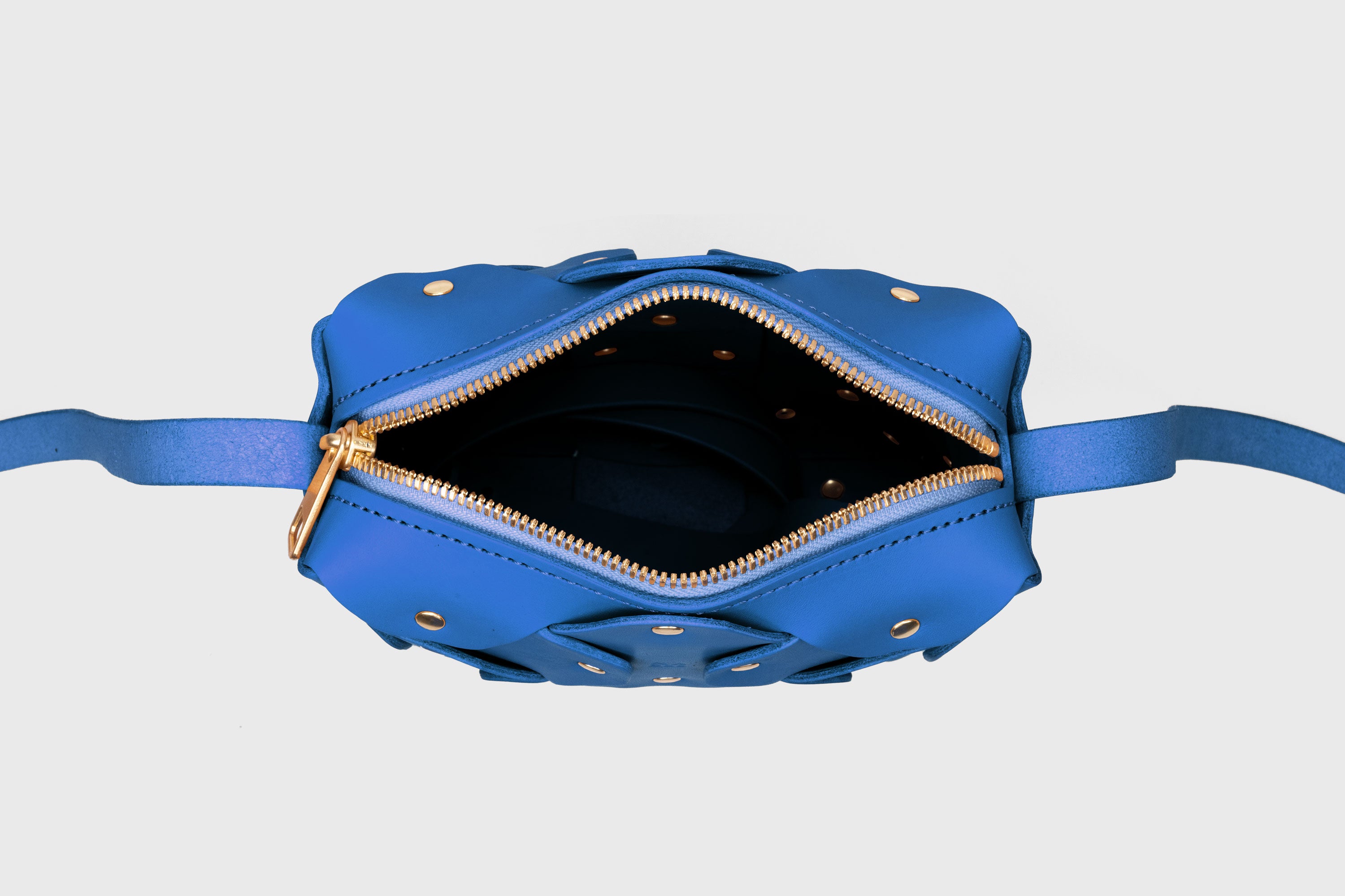 Rivet Bag Tall, Royal-Blue Colour, Vegetable-Tanned Leather, Modern Minimal Design. Premium Quality, Atelier Madre, Manuel-Dreesmann, Barcelona