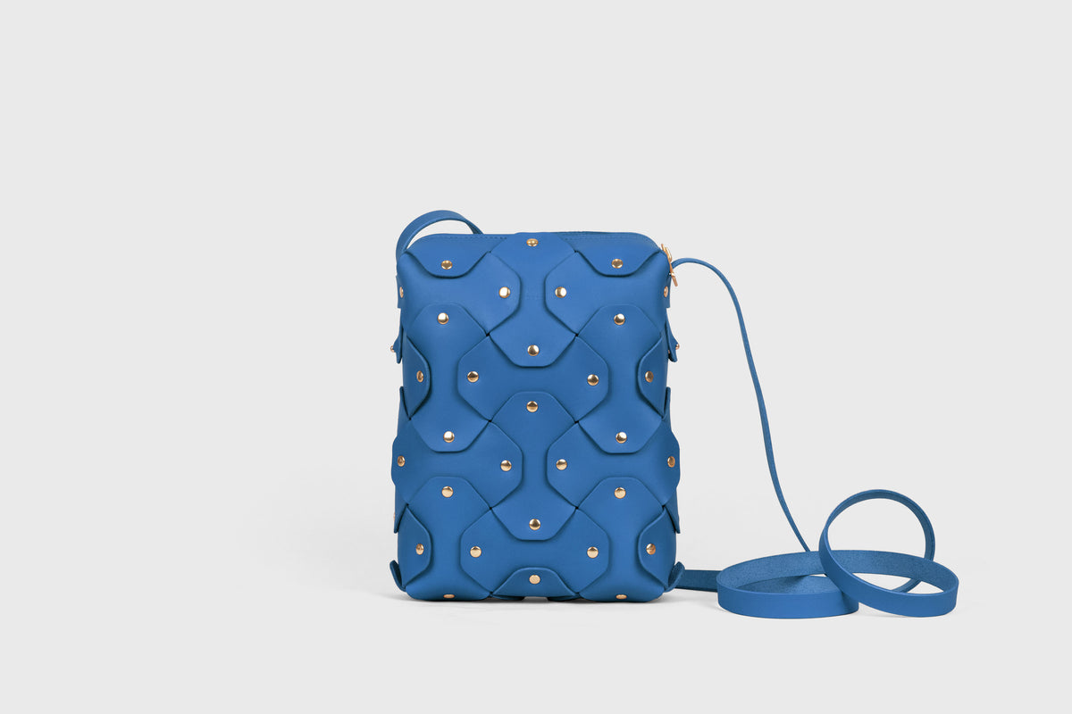 Rivet Bag Tall Royal Blue Colour Leather Vegetable Tanned Modern Minimal Design Premium Quality Atelier Madre Manuel Dreesmann Barcelona 1