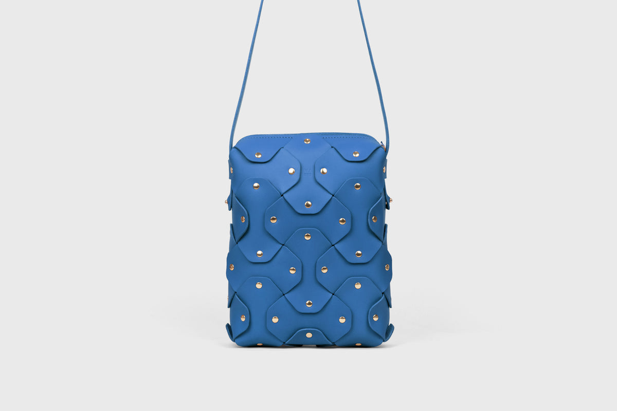 Rivet Bag Tall Royal Blue Colour Leather Vegetable Tanned Modern Minimal Design Premium Quality Atelier Madre Manuel Dreesmann Barcelona 2