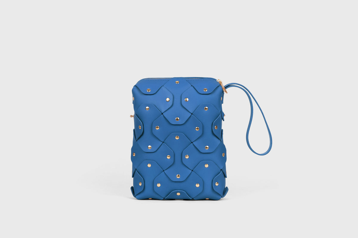 Rivet Bag Tall Royal Blue Colour Leather Vegetable Tanned Modern Minimal Design Premium Quality Atelier Madre Manuel Dreesmann Barcelona 5