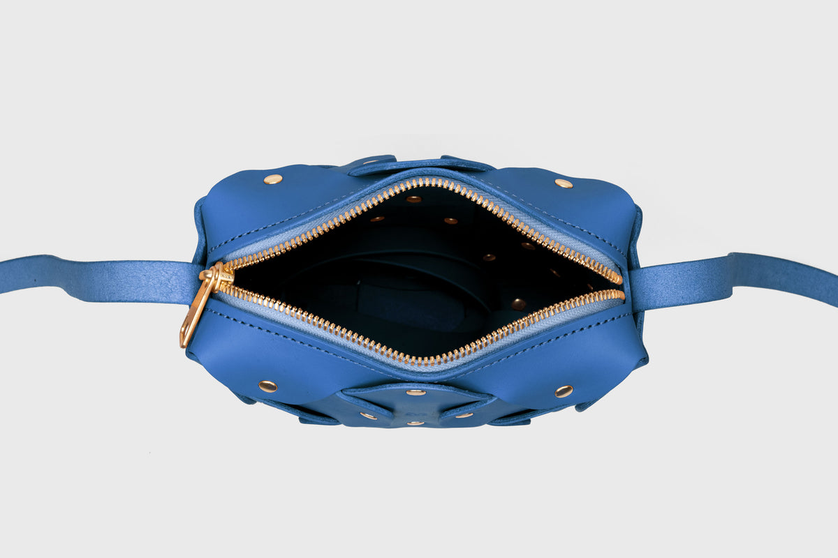 Rivet Bag Tall Royal Blue Colour Leather Vegetable Tanned Modern Minimal Design Premium Quality Atelier Madre Manuel Dreesmann Barcelona 6