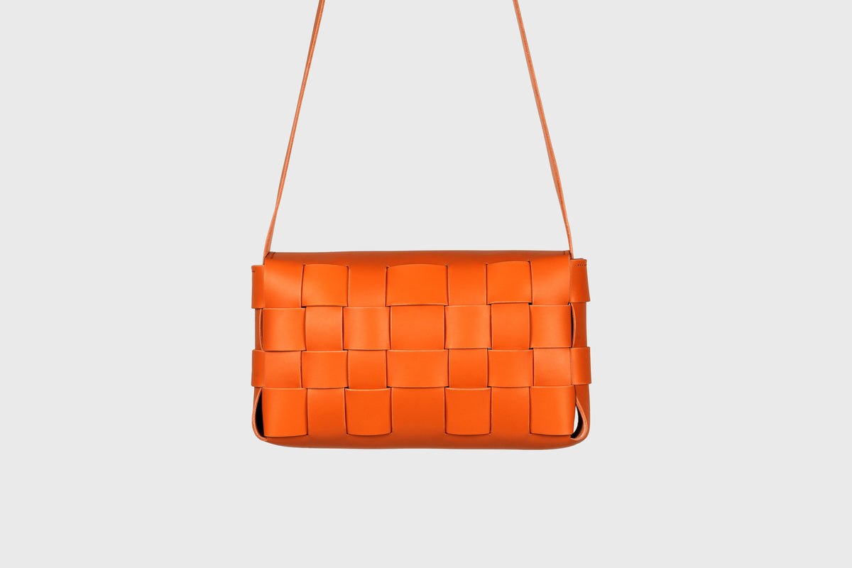 Saka Big Orange Colour Leather Atelier Madre Manuel Dreesmann Barcelona Spain 4
