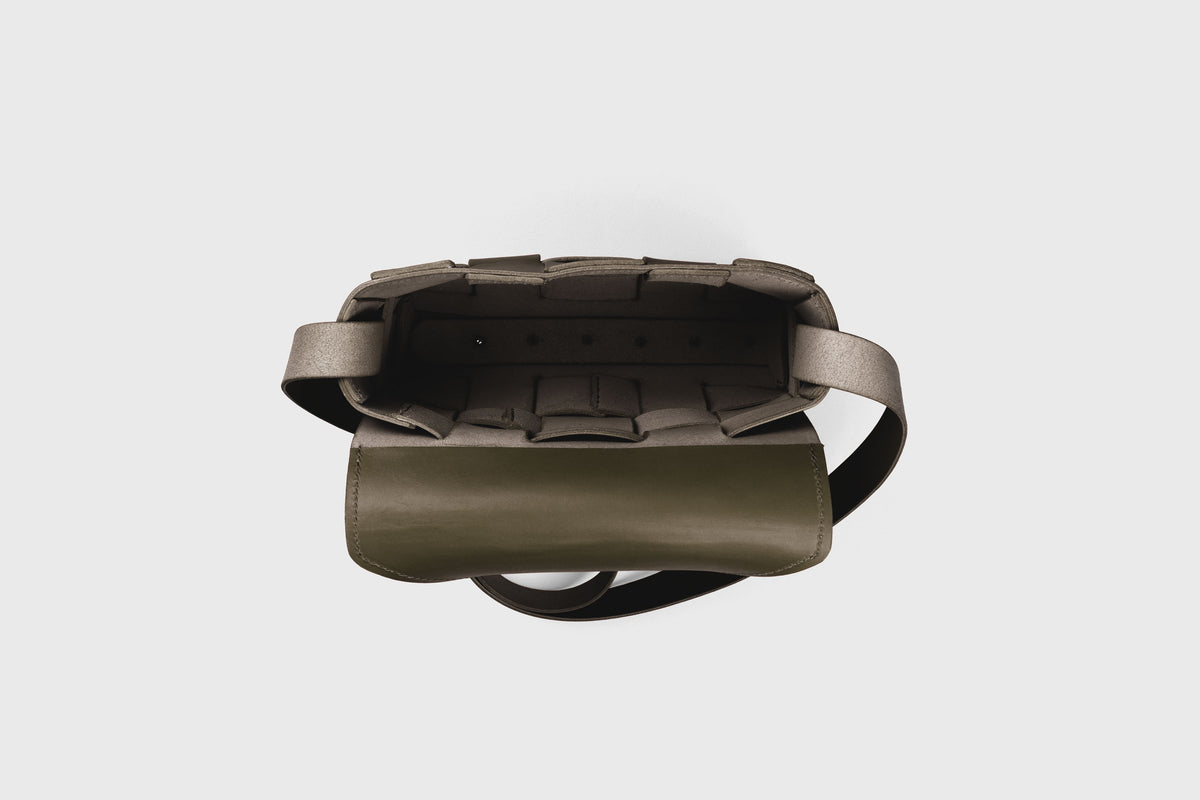 Saka Olive Green Colour Leather Vegetable Tanned Modern Minimal Design Premium Quality Atelier Madre Manuel Dreesmann Barcelona 5