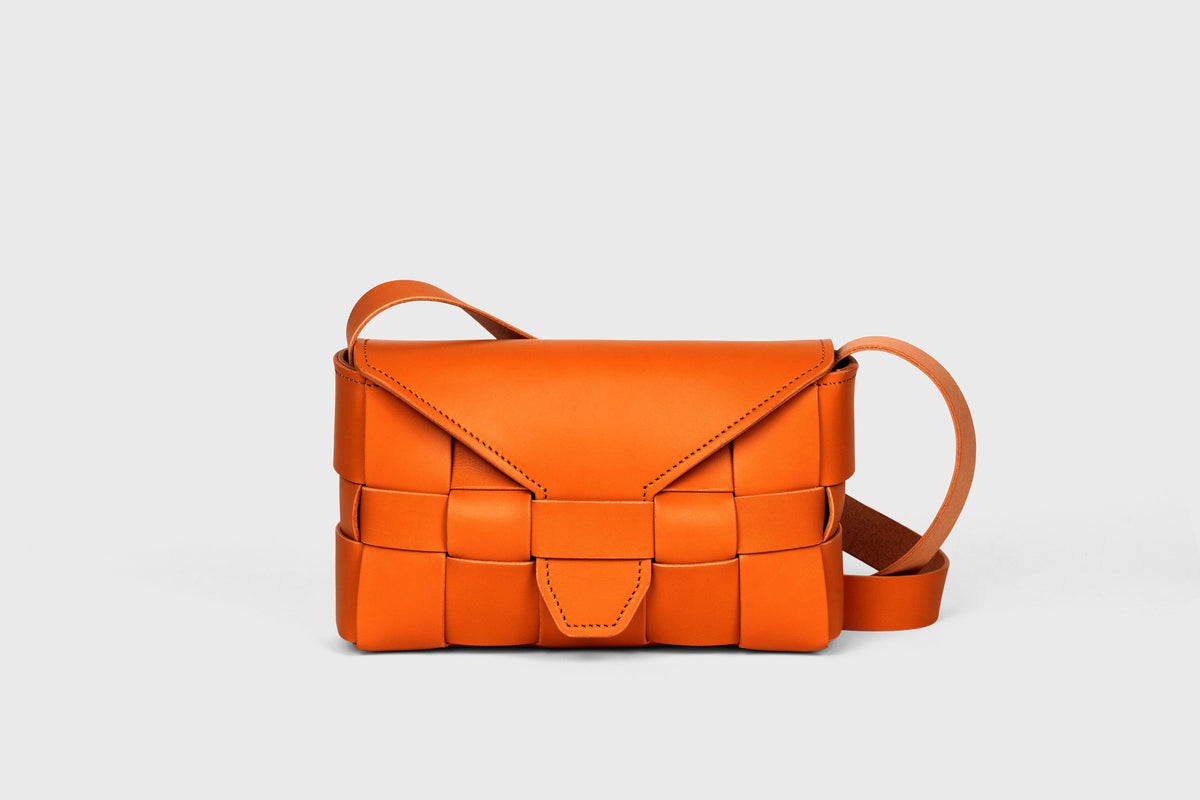 Saka Orange Leather Atelier Madre Manuel Dreesmann Barcelona Spain 1