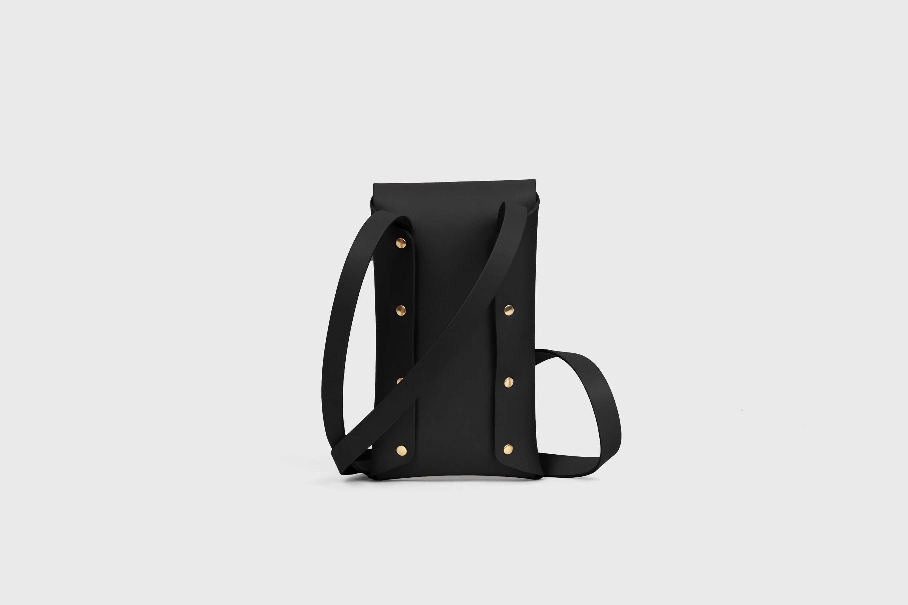 Sling Bag Pouch Leather Black Color Vegetable Tanned Leather Crossbody Premium Quality Modern Minimalist Independent Designer Atelier Madre Manuel Dreesmann Barcelona Spain