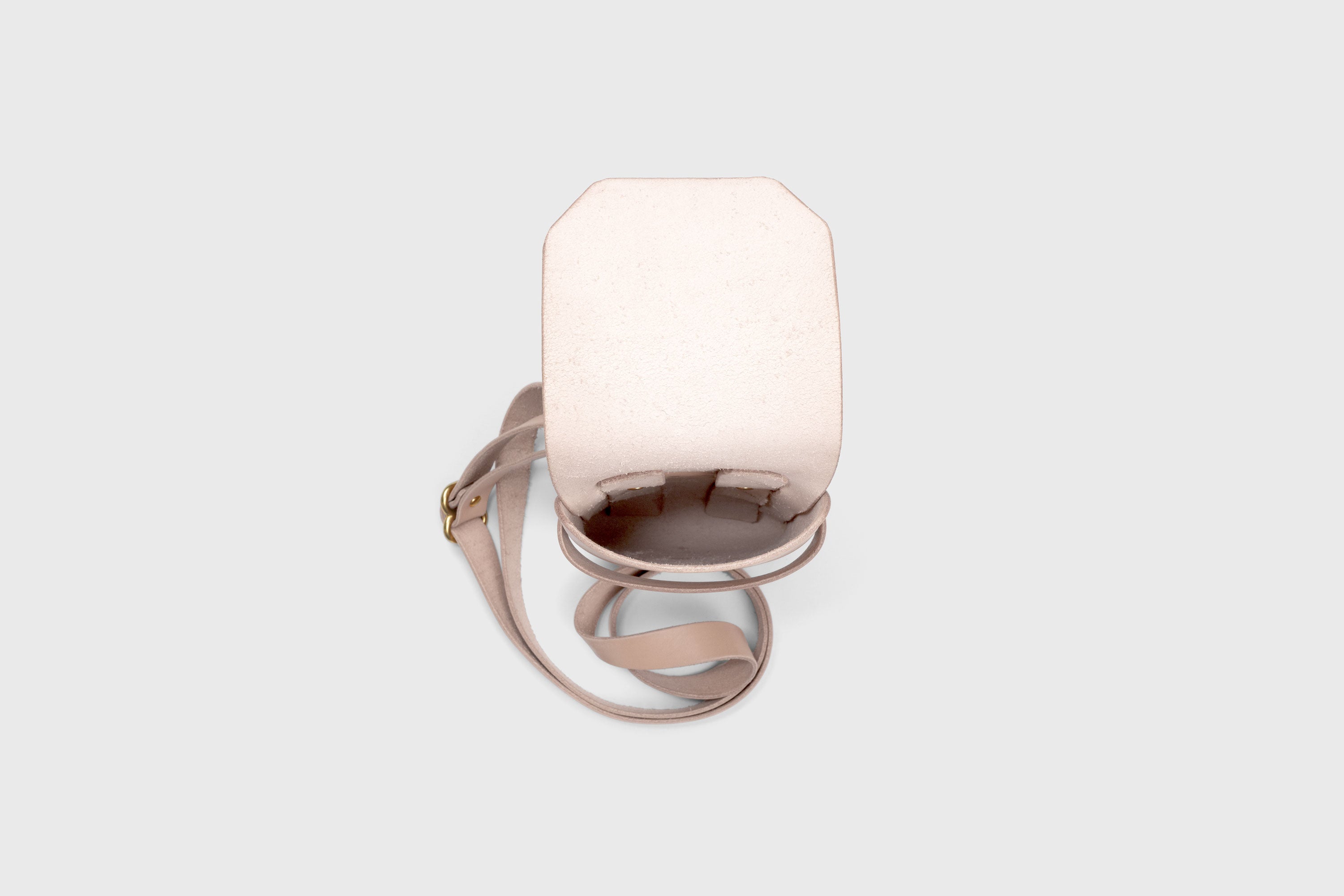 Sling Bag Pouch Leather Natural Color Crossbody Premium Quality Modern Minimalist Independent Designer Atelier Madre Manuel Dreesmann Barcelona Spain