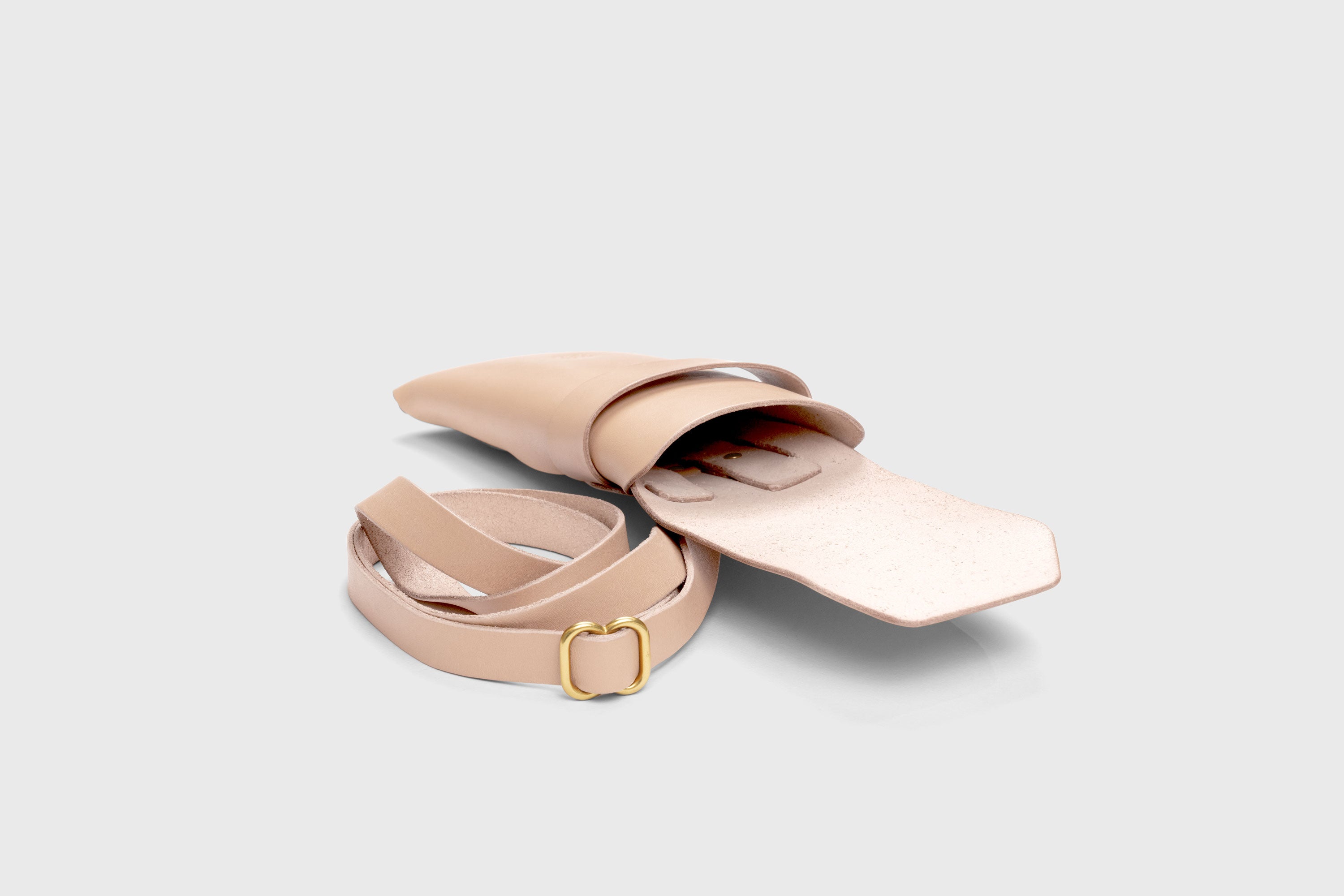 Sling Bag Pouch Leather Natural Color Crossbody Premium Quality Modern Minimalist Independent Designer Atelier Madre Manuel Dreesmann Barcelona Spain