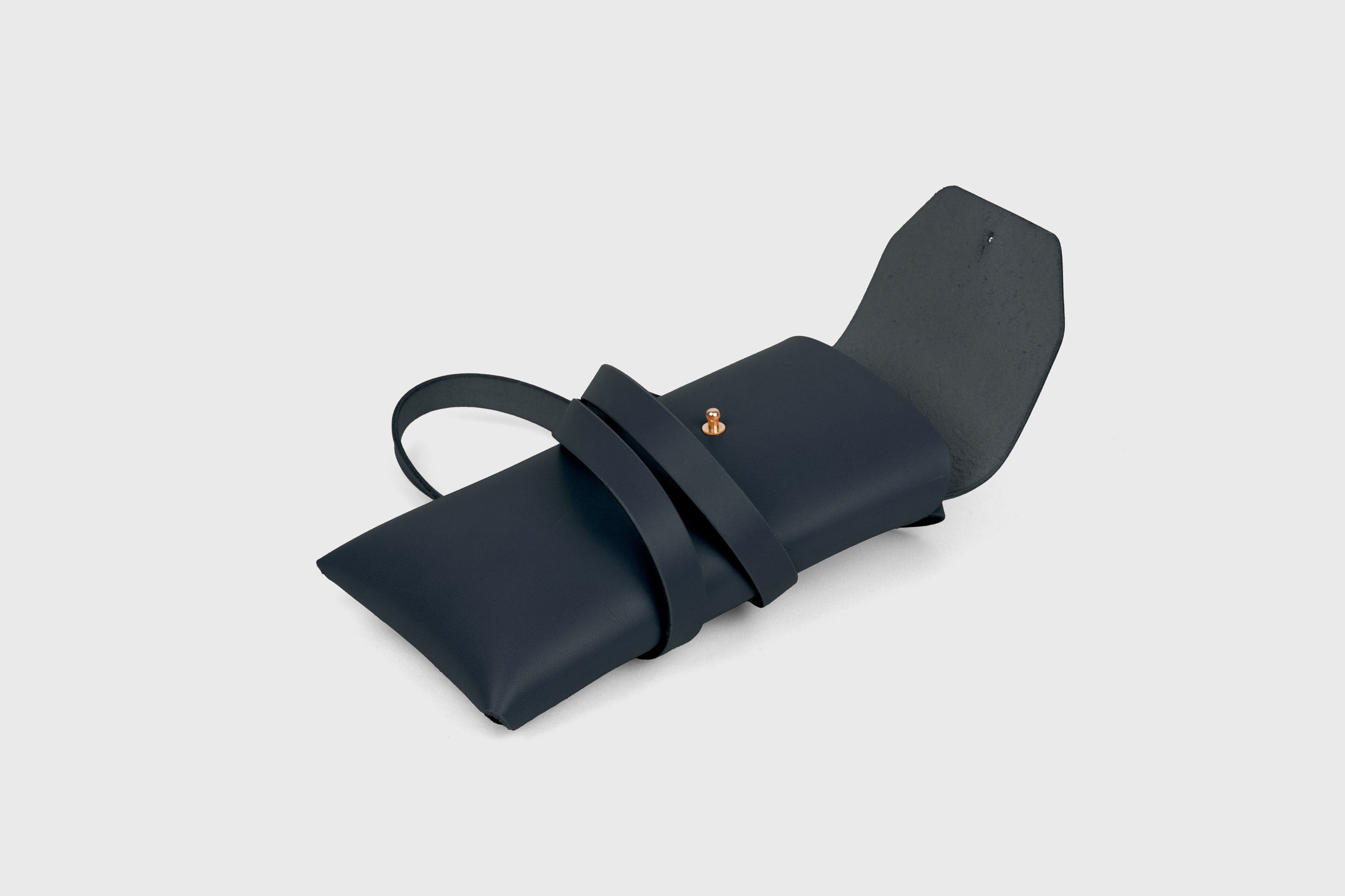 Sling Bag Pouch Leather Marine Blue Color Vegetable Tanned Leather Crossbody Premium Quality Modern Minimalist Independent Designer Atelier Madre Manuel Dreesmann Barcelona Spain