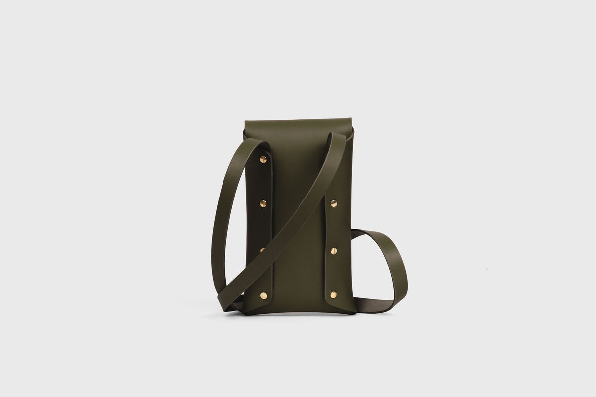 Sling Bag Pouch Olive Green Leather Atelier Madre Manuel Dreesmann Barcelona Spain 13